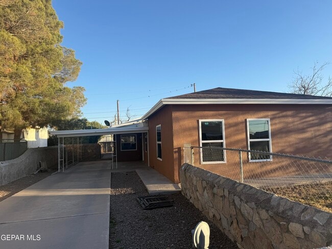 Building Photo - 218 Easter Way