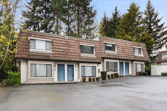 Building Photo - 6003 Unit 3