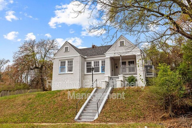 Photo - 612 12th St W