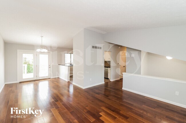 Photo - 5571 Creekwood Cir