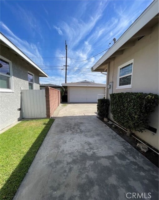 Photo - 1716 E Sycamore St