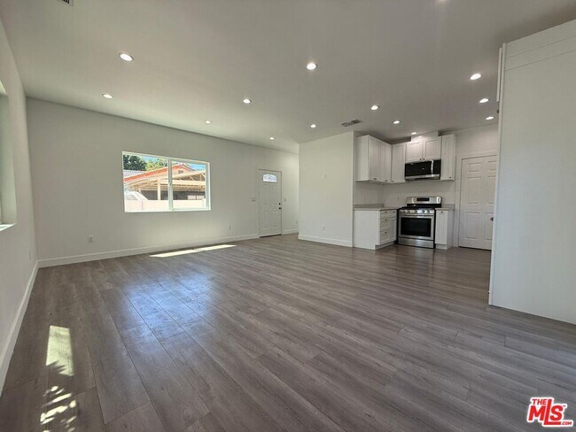 6744 Radford Ave