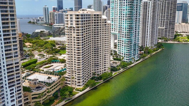 Photo - 888 Brickell Key Dr Unit 1001