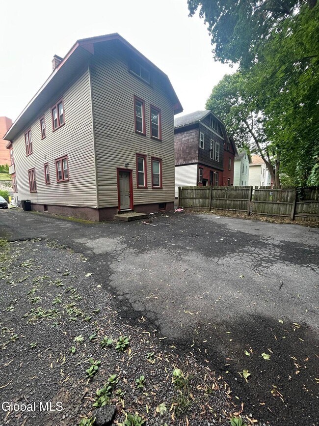 Photo - 443 Myrtle Ave