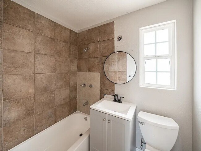 2108-2108 Drescher St Unit 2106 Drescher Street
