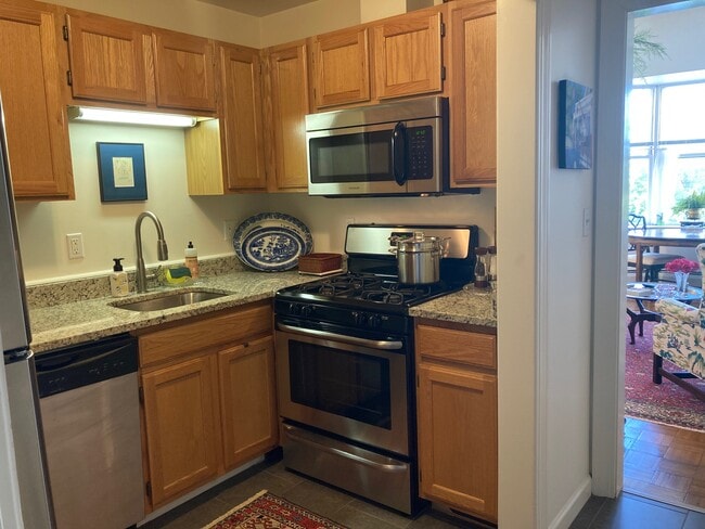 79 Bramhall St Unit 3D