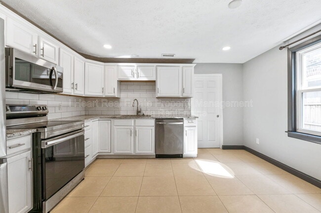 Photo - 957 Harrison Ave