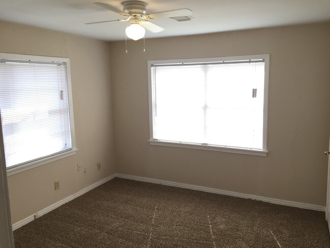 House - 2nd bedroom - 7547-7551 Morley St