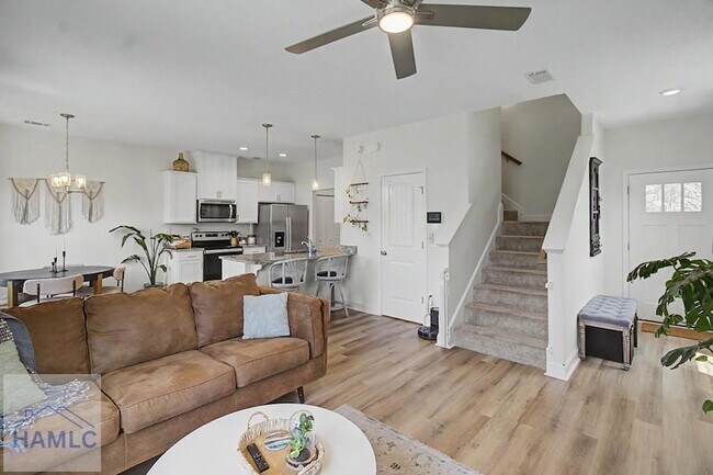 Photo - 900 Grayson Ave