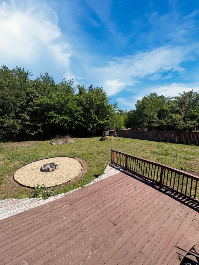 Photo - Beautiful 3-BR Colonial with Huge Bonus Room in Summerhaven!