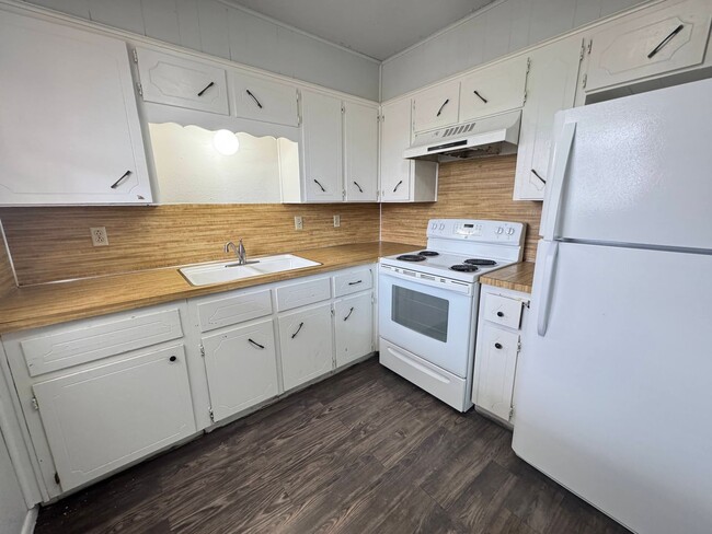 Photo - 1405 N Gray St Unit 04