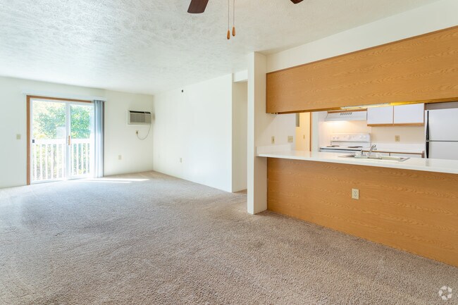 2 BR, 1 BA - 960 SF, Deluxe