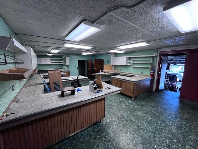 Commercial Industrial/Garage