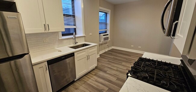 Photo - 3929 N Janssen Ave Unidad 3941-1W