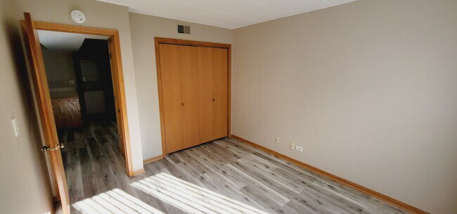 Photo - 9517-9521 Minnick Ave