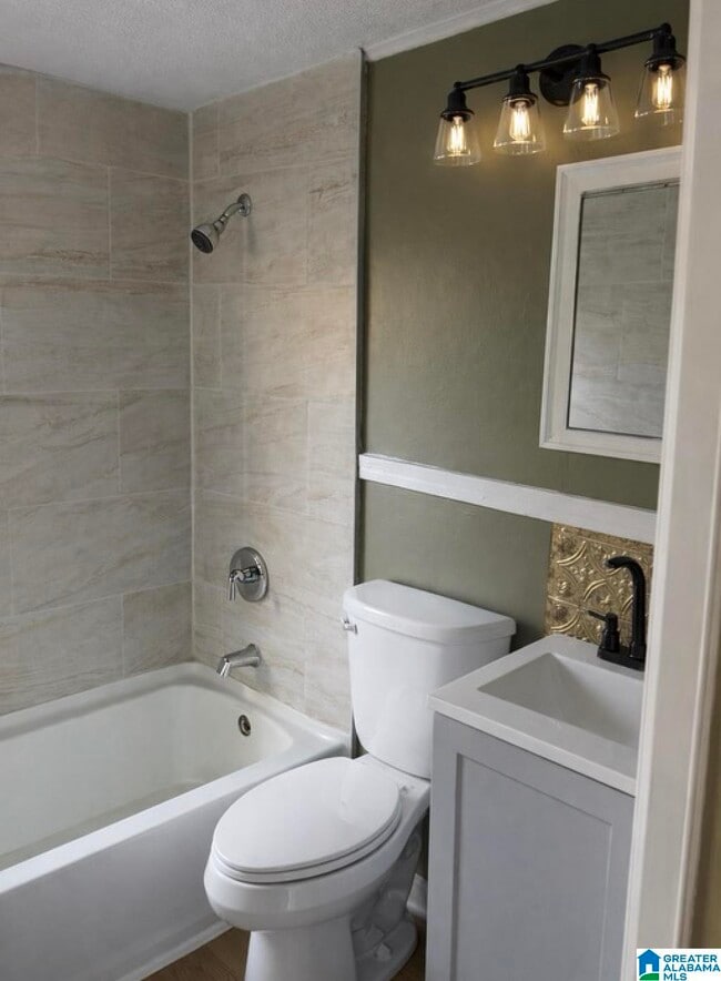 Photo - 1605 West St