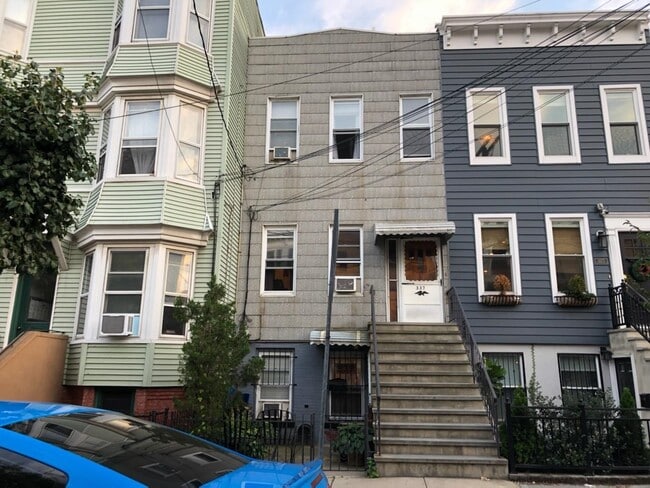 Building Photo - 337 Pavonia Ave Unit 2