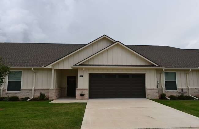 Building Photo - Hamilton Meadows Gated Community! Lovely, Modern 2 Bedroom, 2 Bath Home w/Garage