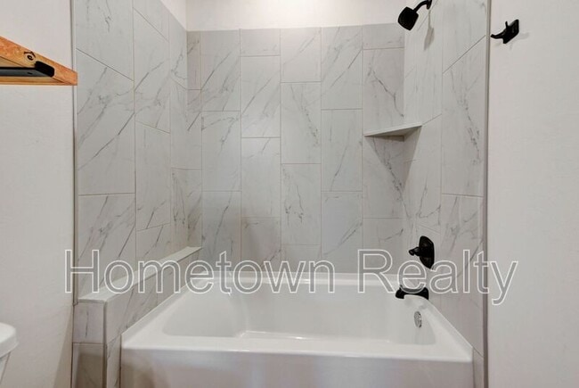 Photo - 500 N Cyn Ter