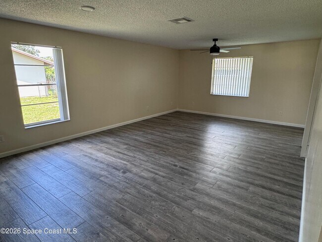 Photo - 1717 Bruman Terrace