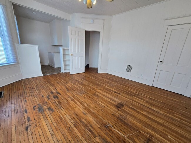 Photo - 1007 N Mason St Unit 1007 N Mason- Upper