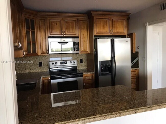 Photo - 2500 Parkview Dr Unit 1210