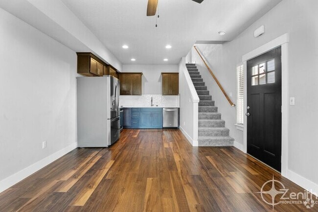 Building Photo - 1530 NW 29th Pl Rental