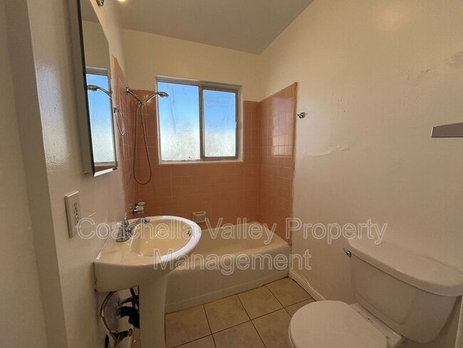 Photo - 66358 First St