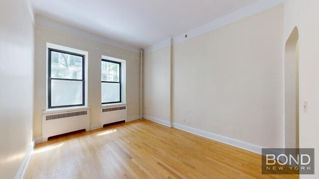 Building Photo - 123 E 82nd St Unit 1A Rental