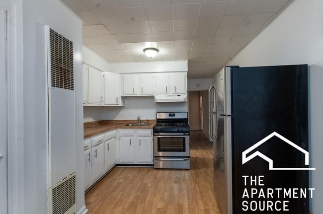 Building Photo - 1825 N Bissell St