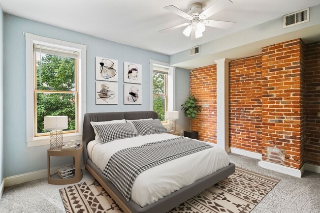 Photo - 2222 Gough St