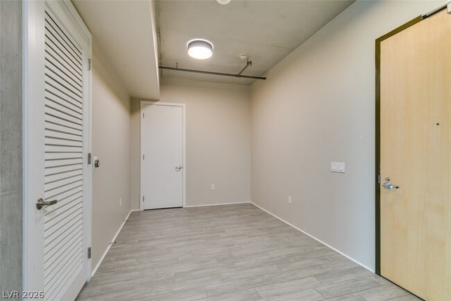 Photo - 353 E Bonneville Ave Unit 521