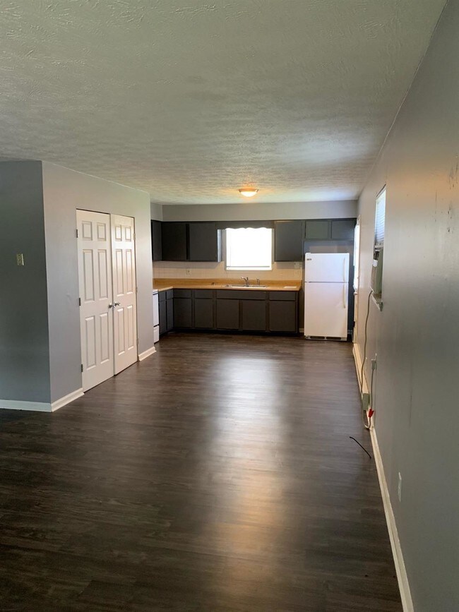 Photo - 154 Fairfax Way Unit B