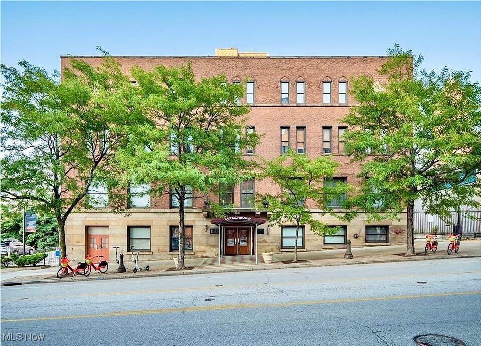 Photo - 1133 W 9th St Unit 321