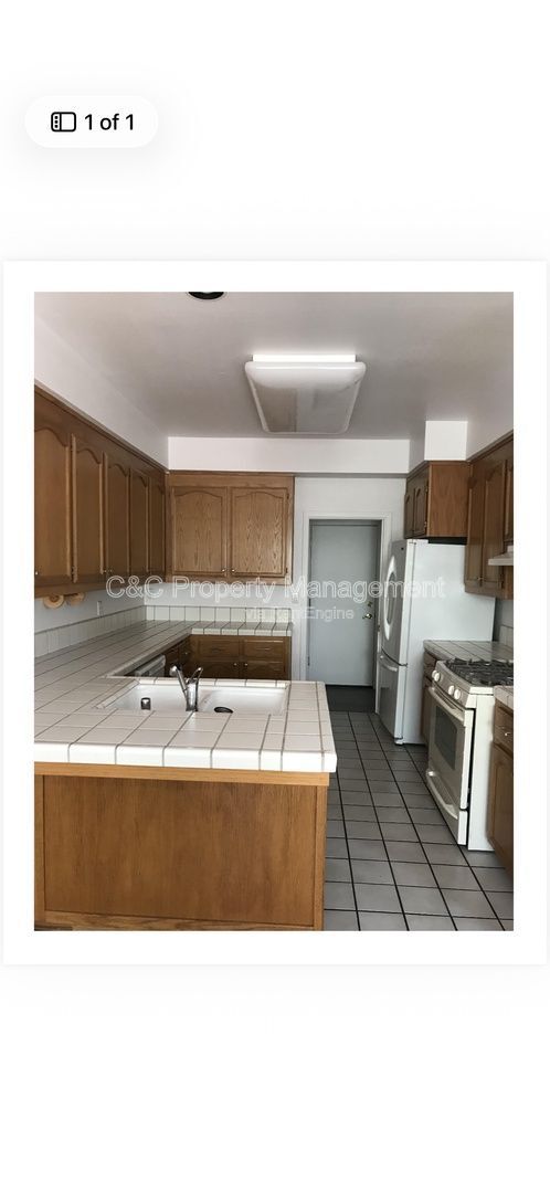 Building Photo - 1353 Shell Ln