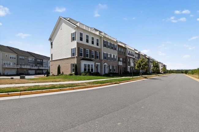 Building Photo - 17137 Branched Oak Rd Rental
