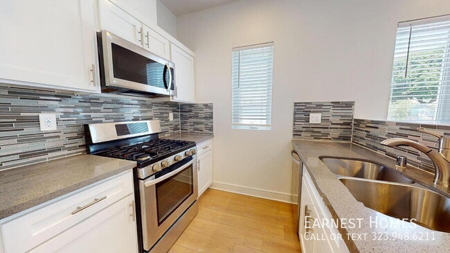 147 1/2 Roselake Avenue-