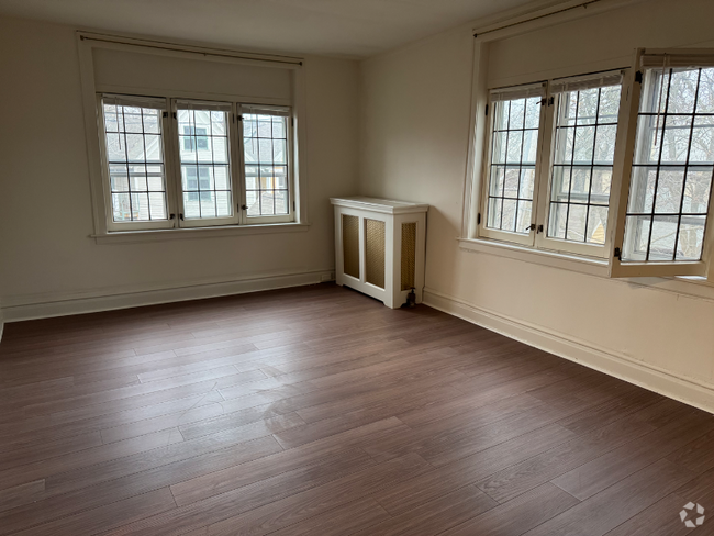 Building Photo - 2218 N Summit Ave Unit 305 Rental
