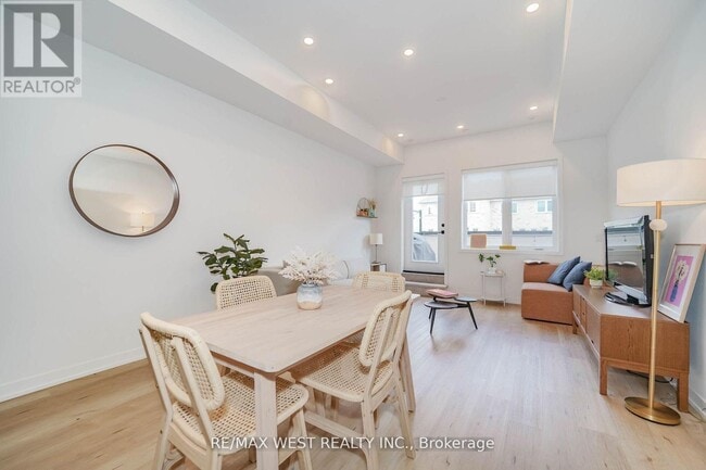 Photo - 3686 St Clair Ave E