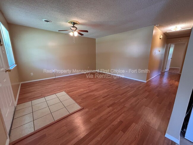 Photo - 3305 Grinnell Ave