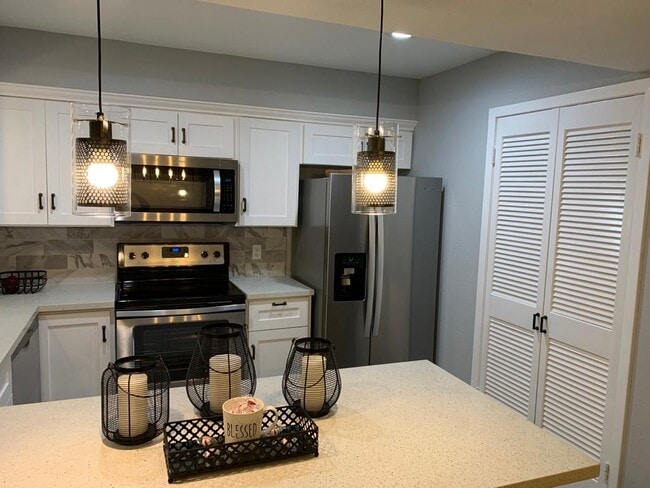 Photo - 1900 Peach Ave