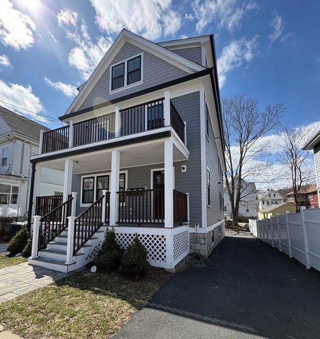 Building Photo - 76 Turner St Unit 3