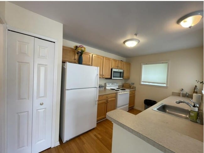Photo - 2806 Barclay Wy