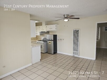 Photo - 14323 Haynes St Unidad 7