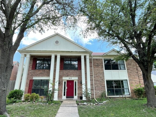 Building Photo - 4 Bed 2 Bath Rental