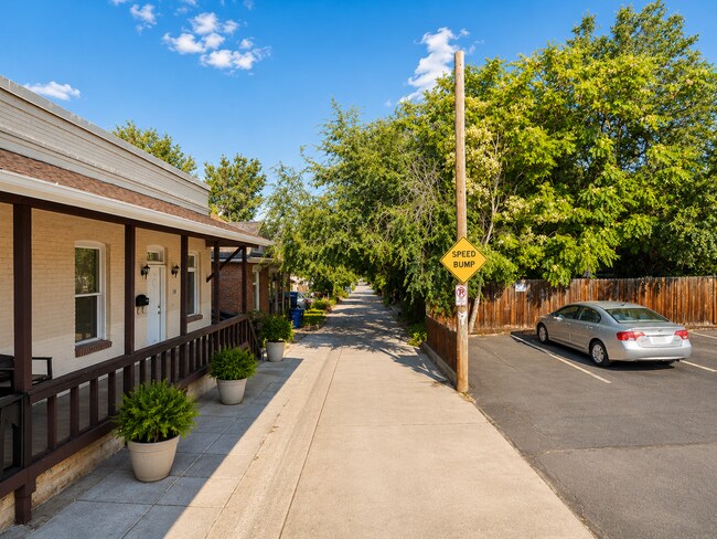 862 E Menlo Ave Unit 862 Menlo