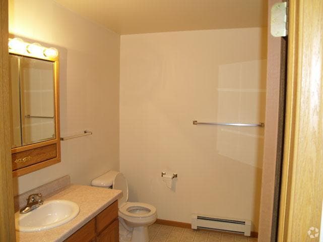 Bath- Pioneer Village Complex - Pioneer Village Apartments