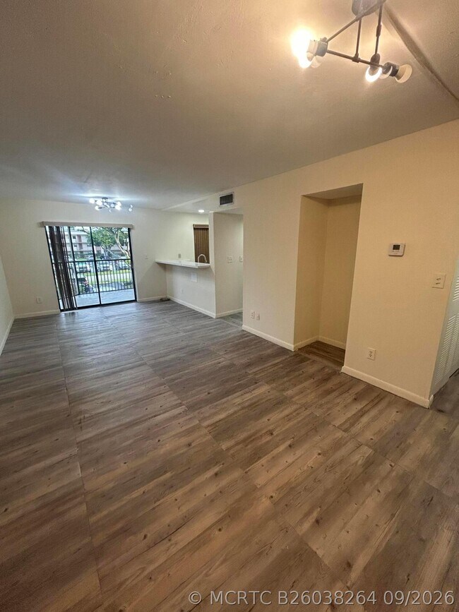 3252 Foxcroft Rd Unit 201