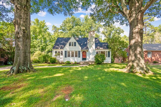 Photo - 631 Country Club Dr