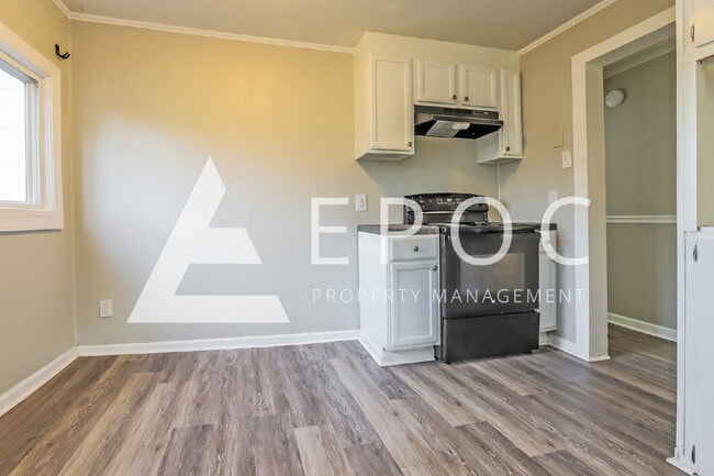 Photo - 106 Spur Rd